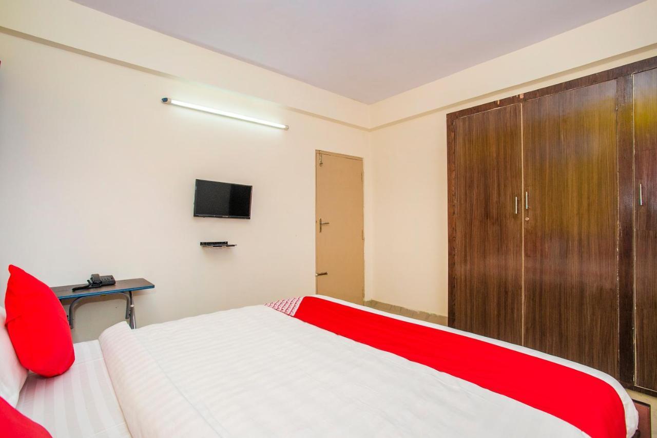 Oyo 16500 Airport Royal Comforts Otel Yelahanka Dış mekan fotoğraf