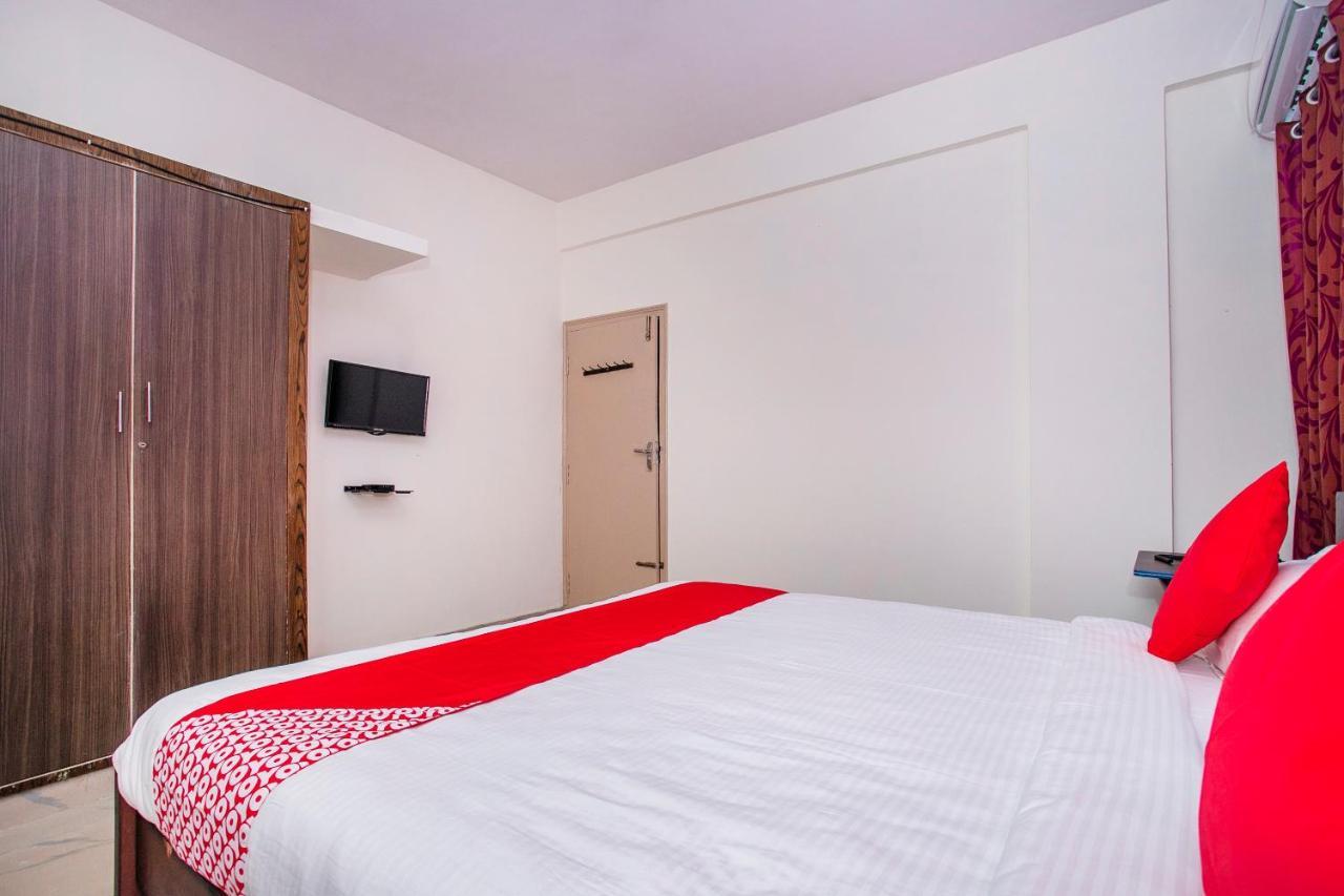 Oyo 16500 Airport Royal Comforts Otel Yelahanka Dış mekan fotoğraf